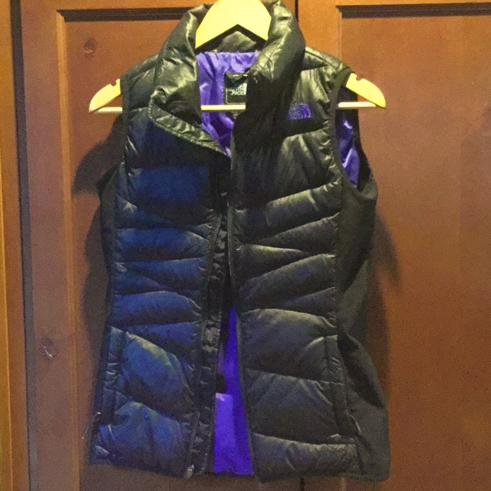 North face puffer vest ski lodge rodeo cowgirl barn chores hiking running winter
